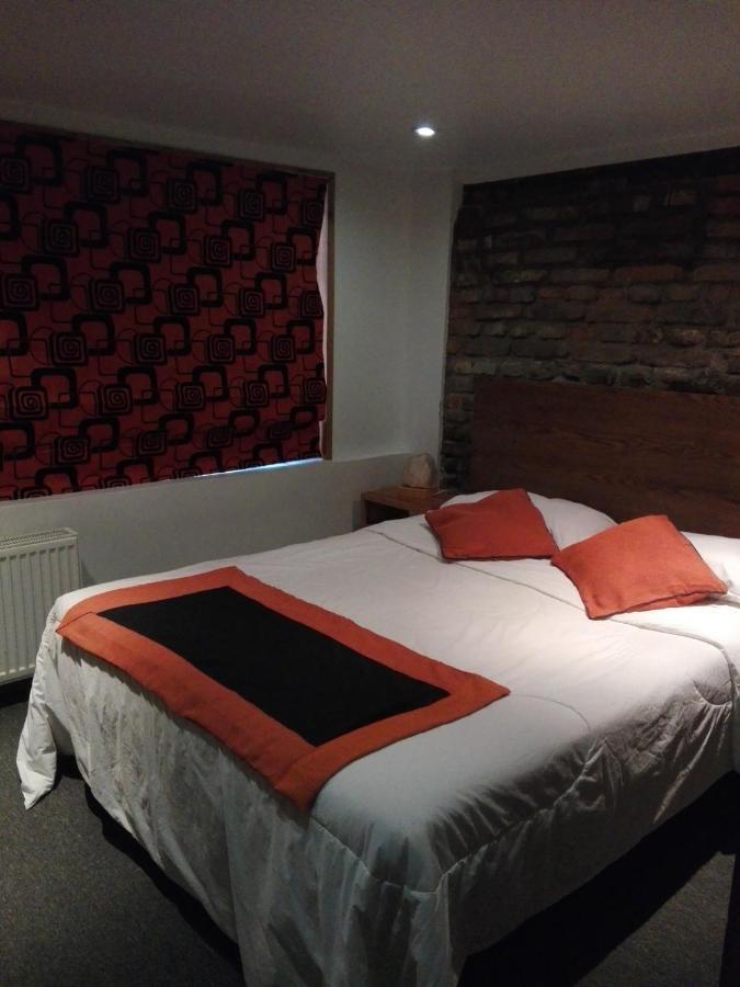 Almer Hostal Пунта-Аренас Экстерьер фото