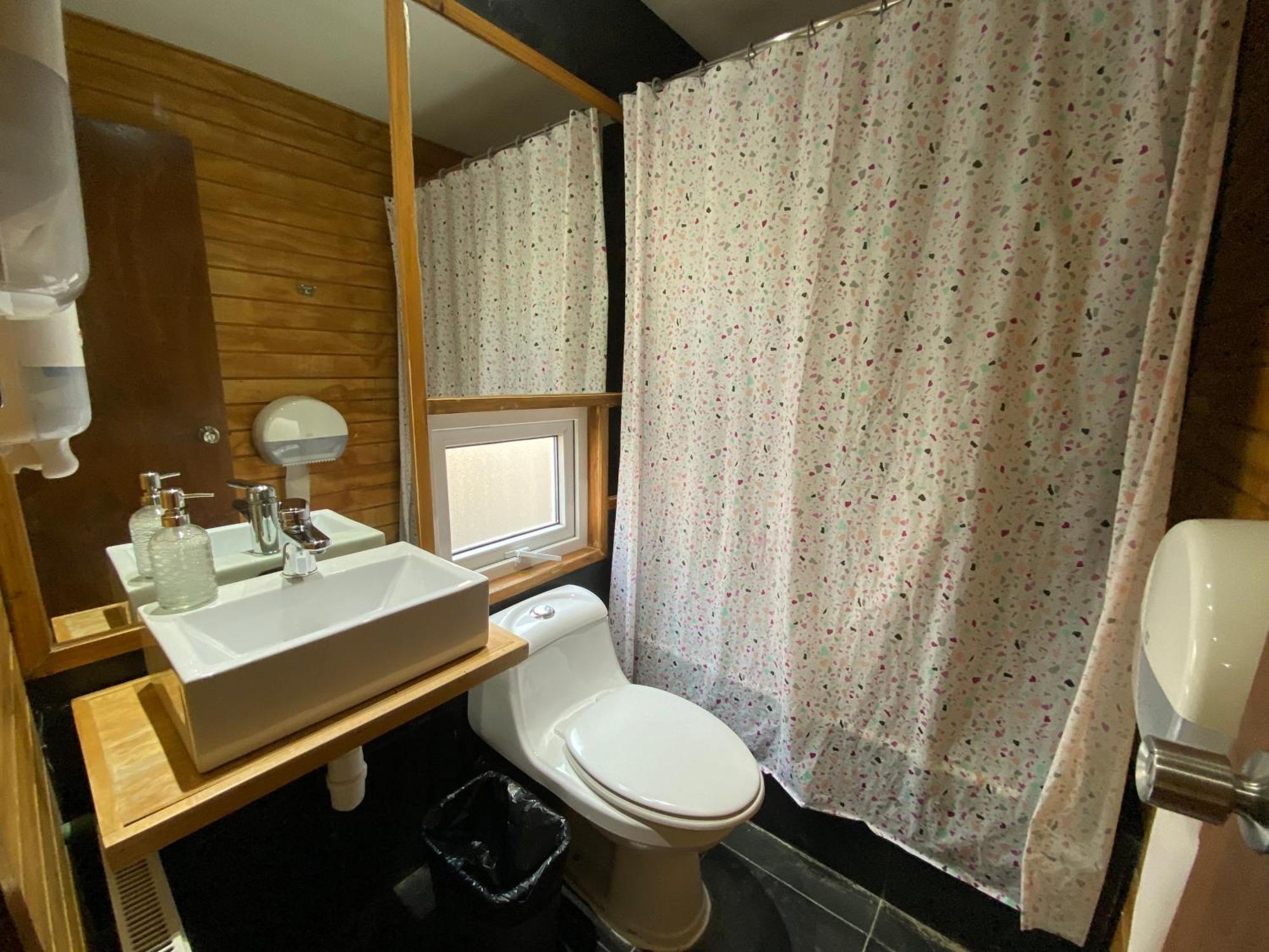 Almer Hostal Пунта-Аренас Экстерьер фото